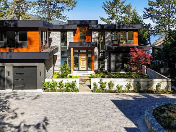 848 Lands End Rd, North Saanich, BC V8L 5L3