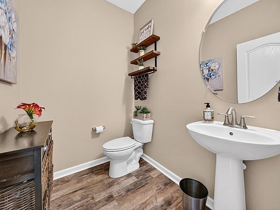 5th image of 720 Pickering Dr. #C