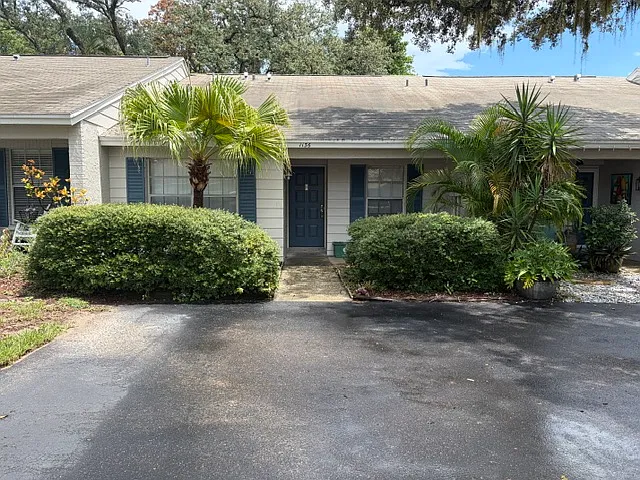 1136 Dover Ct