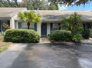 1136 Dover Ct, Safety Harbor, FL 34695