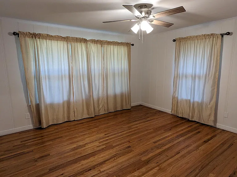 1709 Hughey Dr — Photo 7