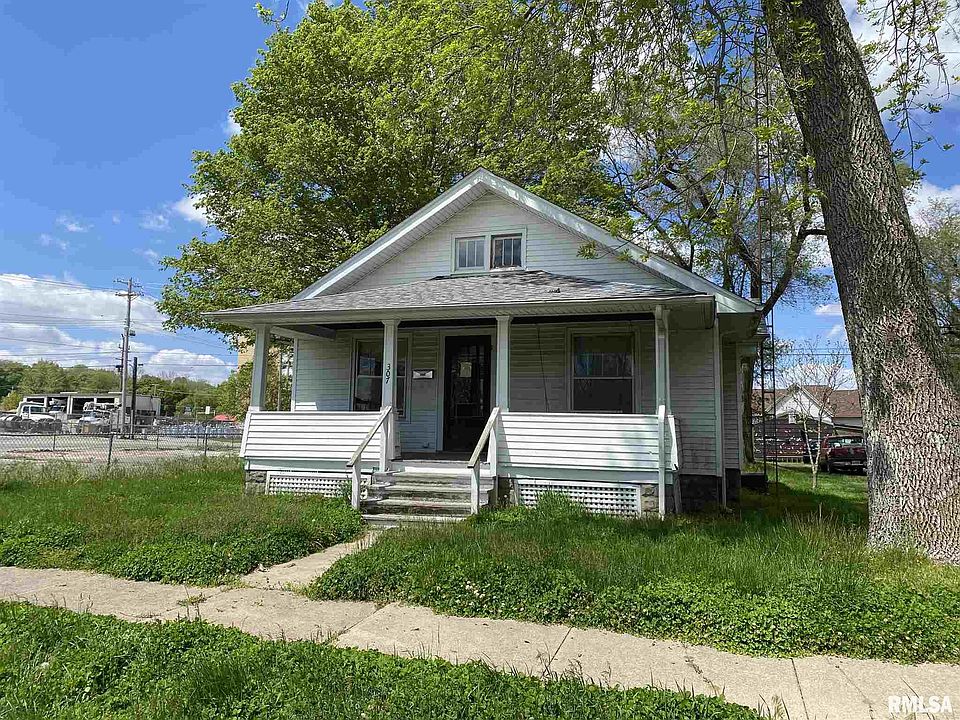 1st image of 307 E Douglas Ave