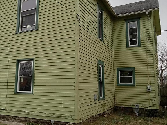 2nd image of 379 Thompson St