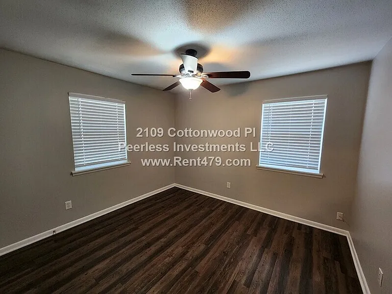 2109 Cottonwood Pl — Photo 7
