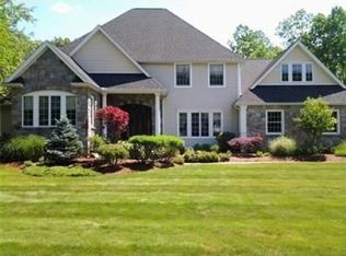 37 Old Farm Rd, East Longmeadow, MA 01028