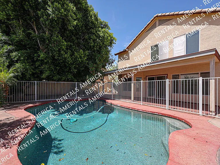 820 N Granada Dr — Photo 3