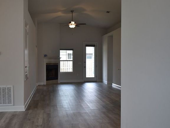 4th image of 621 Marquis Way
