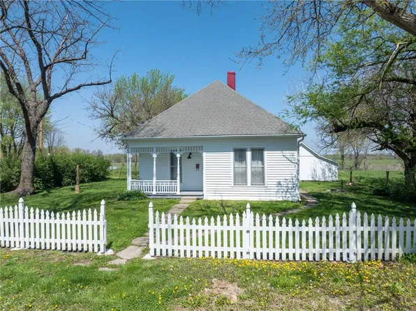 509 Gillilan St, Jamesport, MO 64648