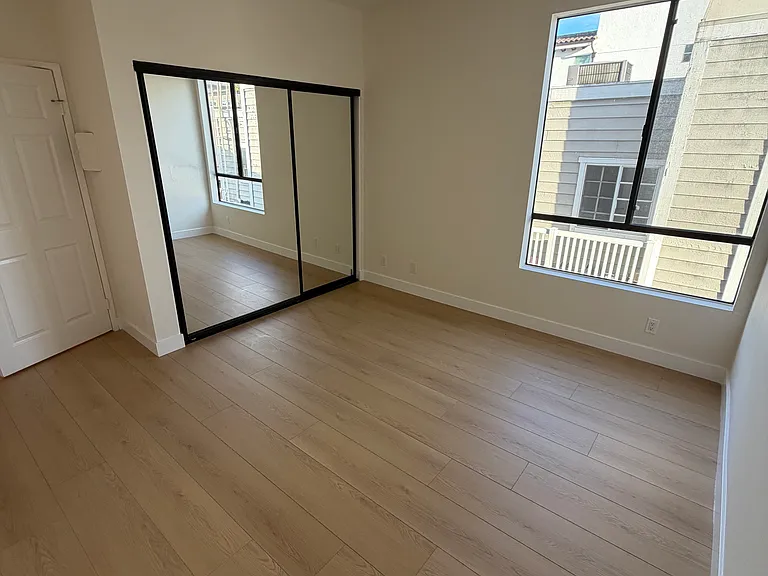 4741 Radford Ave #203 — Photo 28