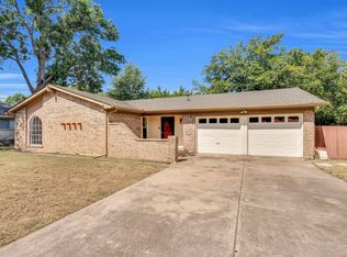 2404 Zapata Dr, Arlington, TX 76015