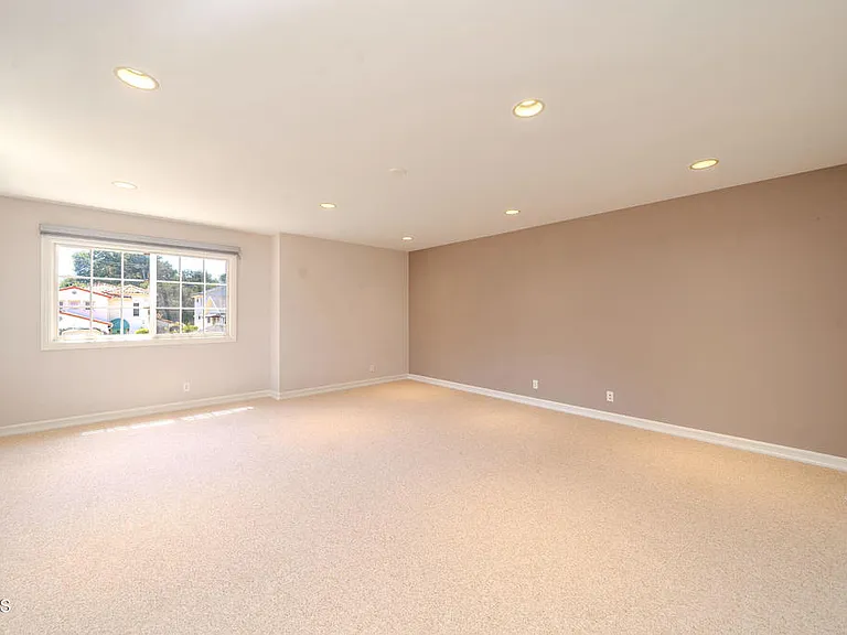 4330 Bel Aire Dr — Photo 25