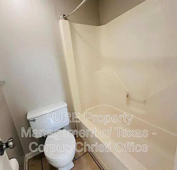 2025 Blue Angel St — Photo 15