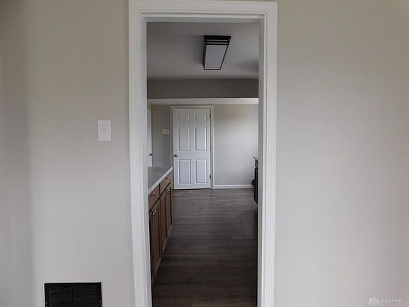 5th image of 2036 Elsmere Ave
