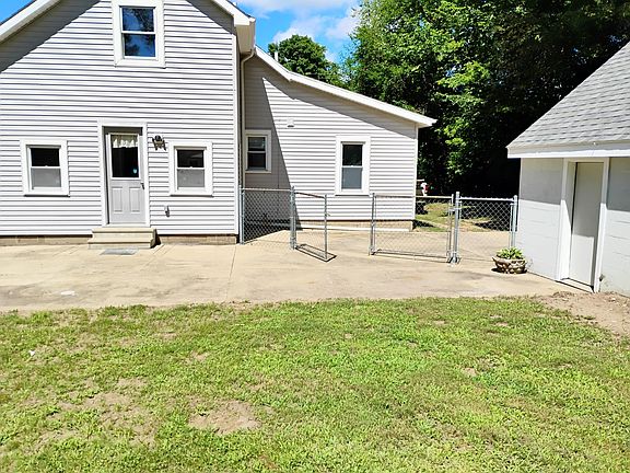 2nd image of 3957 Flansburg Rd