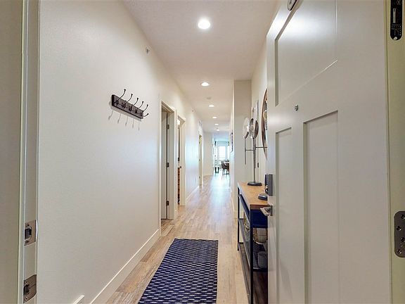 5th image of 580 Linden Dr #408