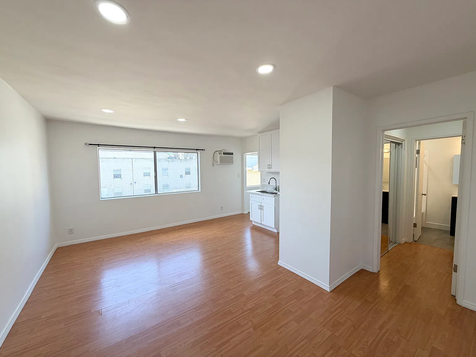 6823 Variel Ave — Photo 3