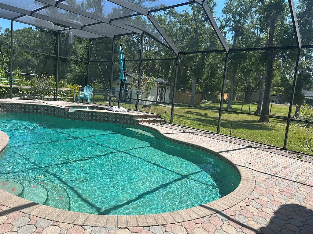 Photo 2 of 31 - 9405 94th St - Seminole, FL Building Photo - 9405 94th St