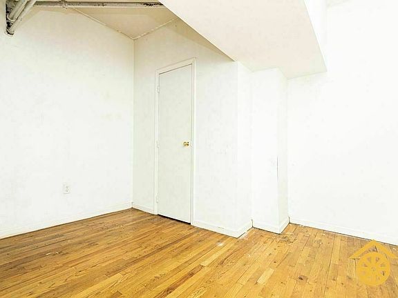 5th image of 264 Gates Ave #Be