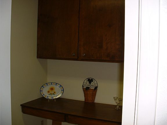 5th image of 500 College Ave APT 560