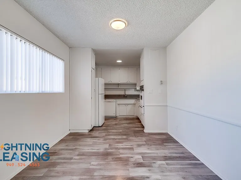 5415 Corteen Pl #11 — Photo 9