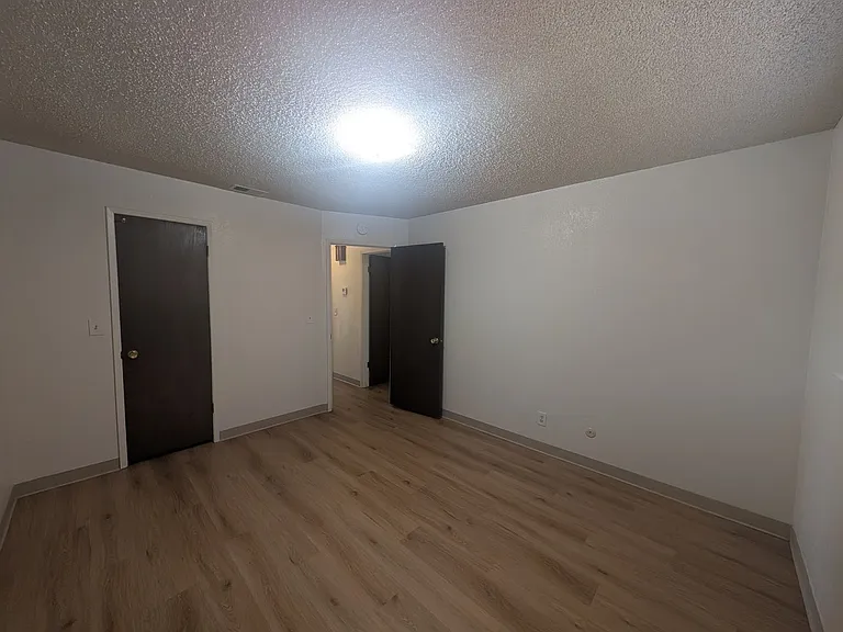 1103 Sycamore St — Photo 10