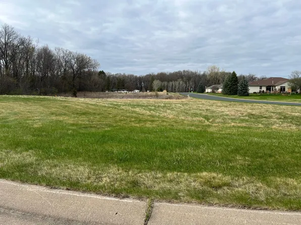 632 Cedar Ct, Lake City, MN 55041