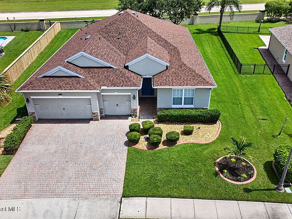 2nd image of 5862 Goleta Cir