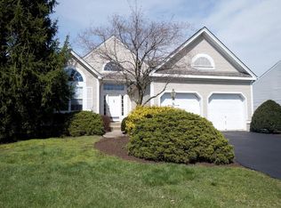 9587 Lake View Dr, Loveland, OH 45140