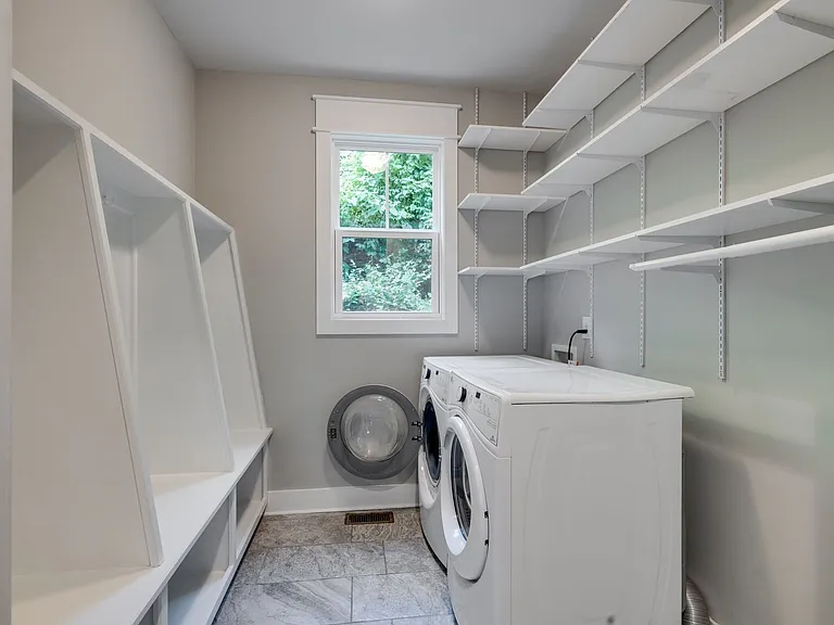 700A Eastland Ct — Photo 12