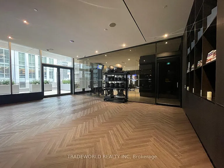 11 Yorkville Ave #5302 — Photo 42