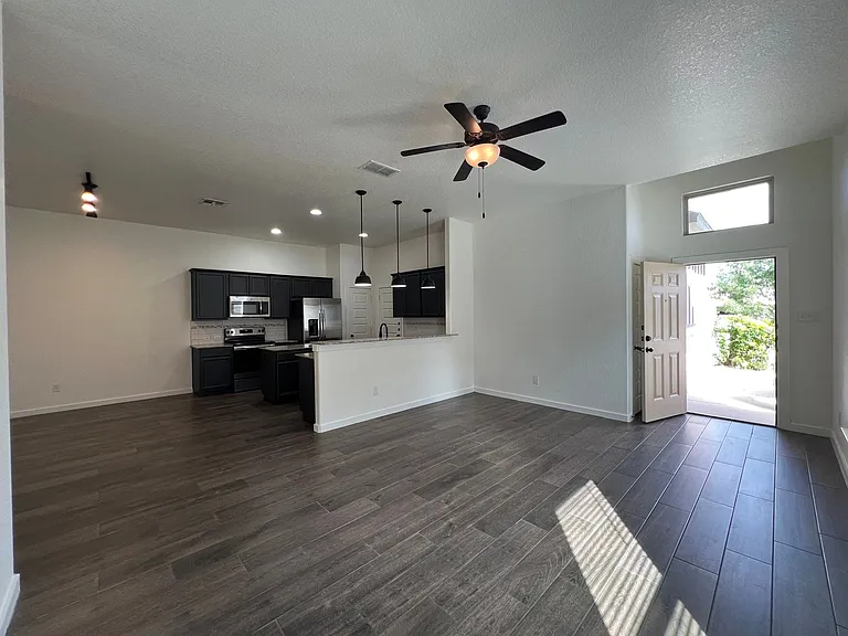2243 Avery Vlg — Photo 9