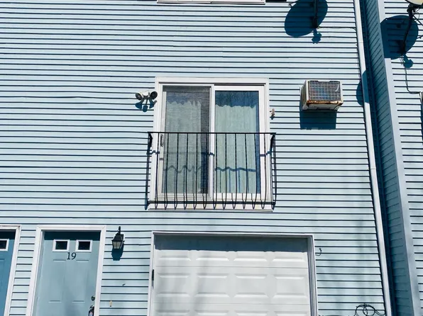 10 Gediminas St APT 19, Worcester, MA 01610