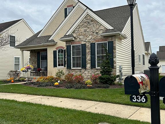 5th image of 336 Carlisle Dr