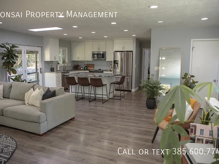 3281 E Fortuna Dr — Photo 5