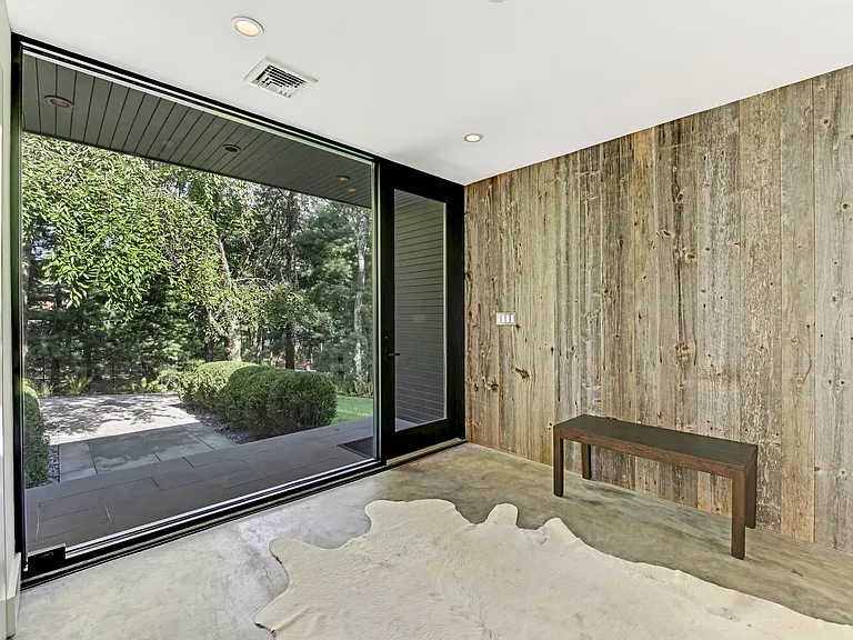 14 Rose Hill Rd — Photo 4