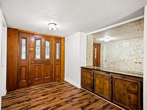 5th image of 390 N Dammeron Valley Dr