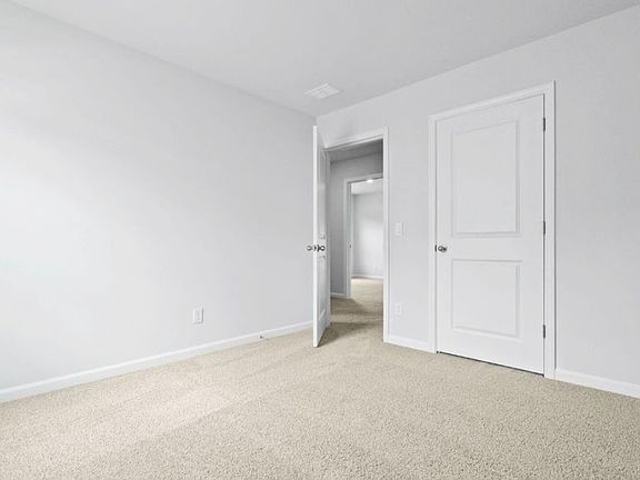 5th image of 515 Tulip Poplar Dr