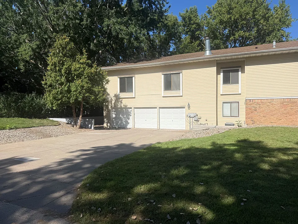 5540 Malibu Dr