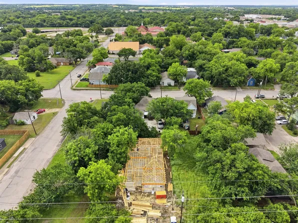 306 Royal St, Cleburne, TX 76031