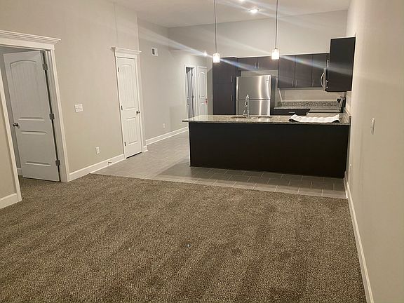2nd image of 9204 N Gower Ave