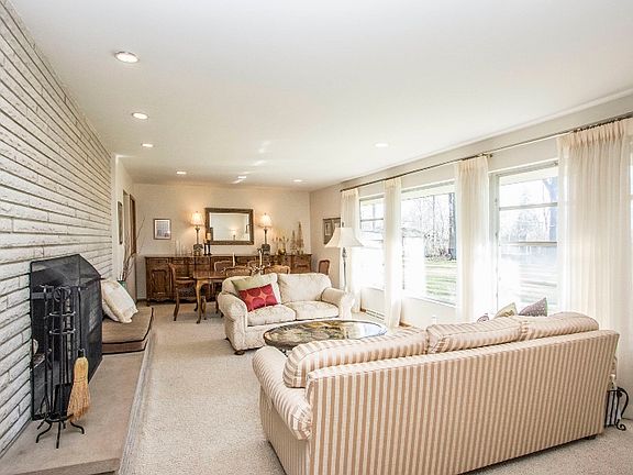 3rd image of 2741 Alder Vista Dr