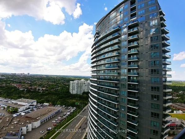7161 Yonge St, Markham, ON