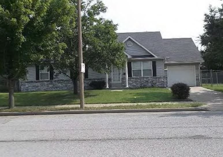 1st image of 4215 W Belle Pl