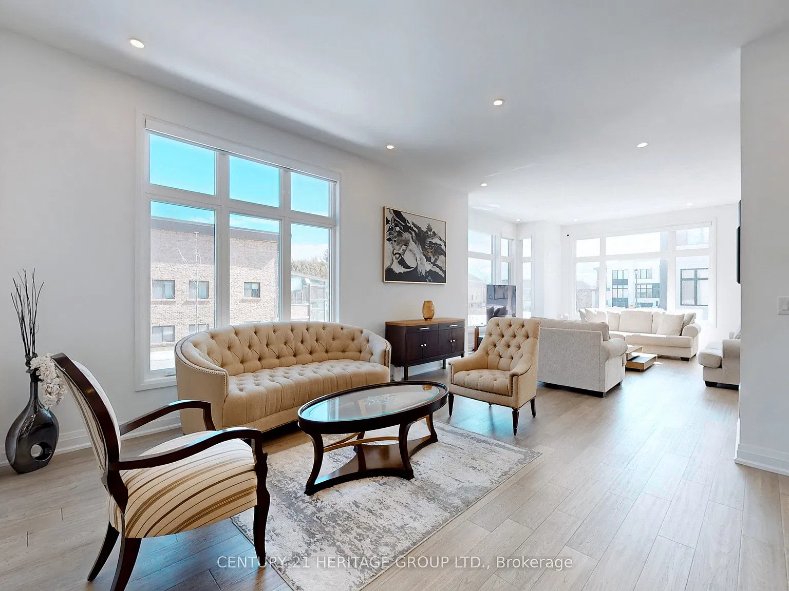 5 bed, $8,980 — Photo 2