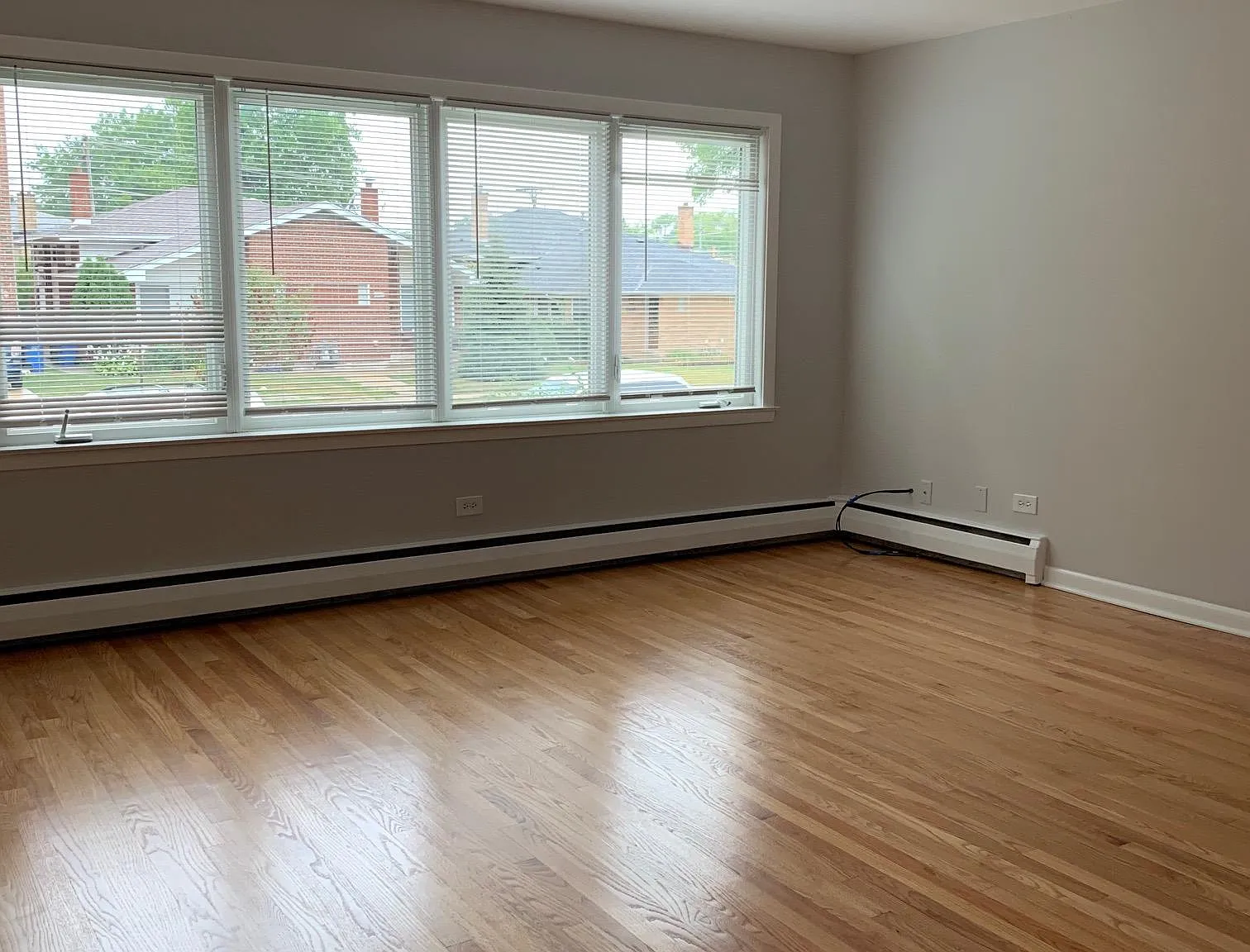 3 bed, 1.5 bath, 1250 sqft, $2,430 — Photo 4