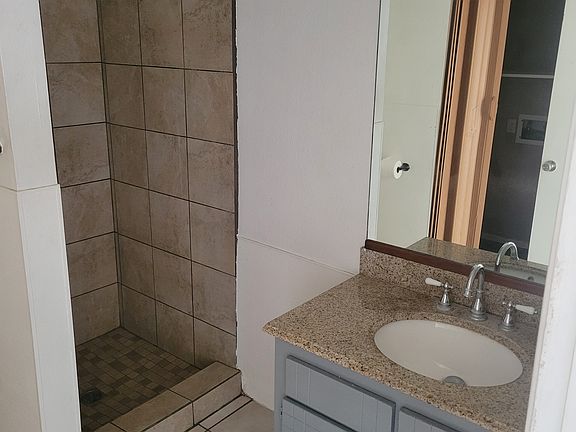 5th image of 2479 S James Dr