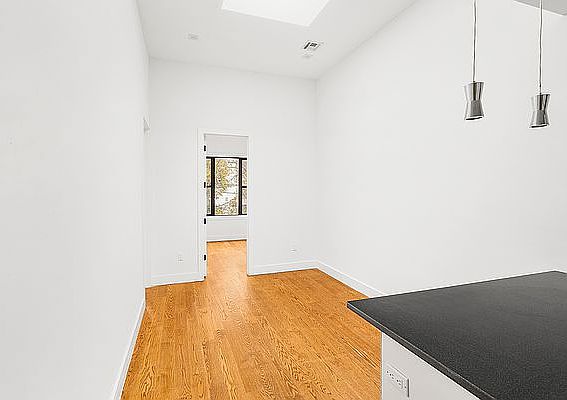 4th image of 510 Fairview Ave #2A