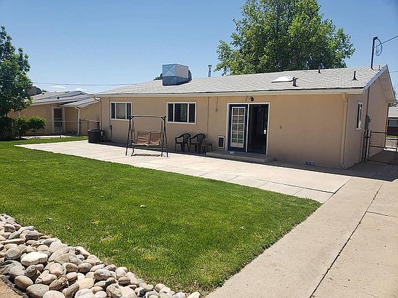 3rd image of 900 E 22nd St