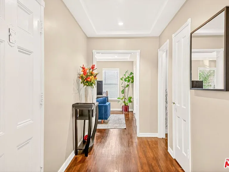 9928 Robbins Dr — Photo 9