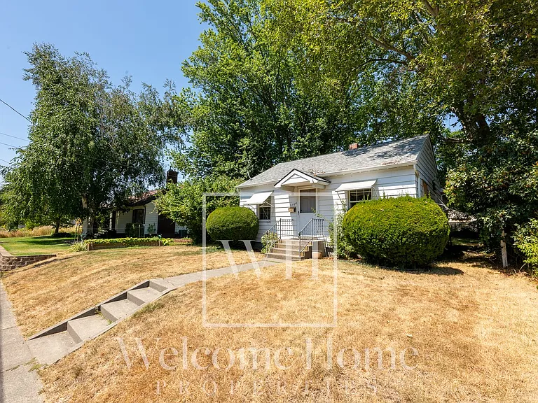 627 E Maple St — Photo 28